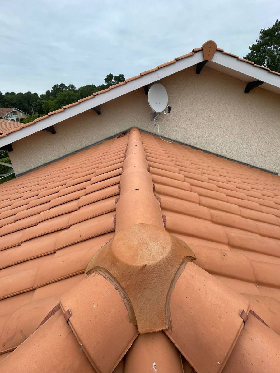 Révision des faîtages de la couverture en tuiles à Sanguinet