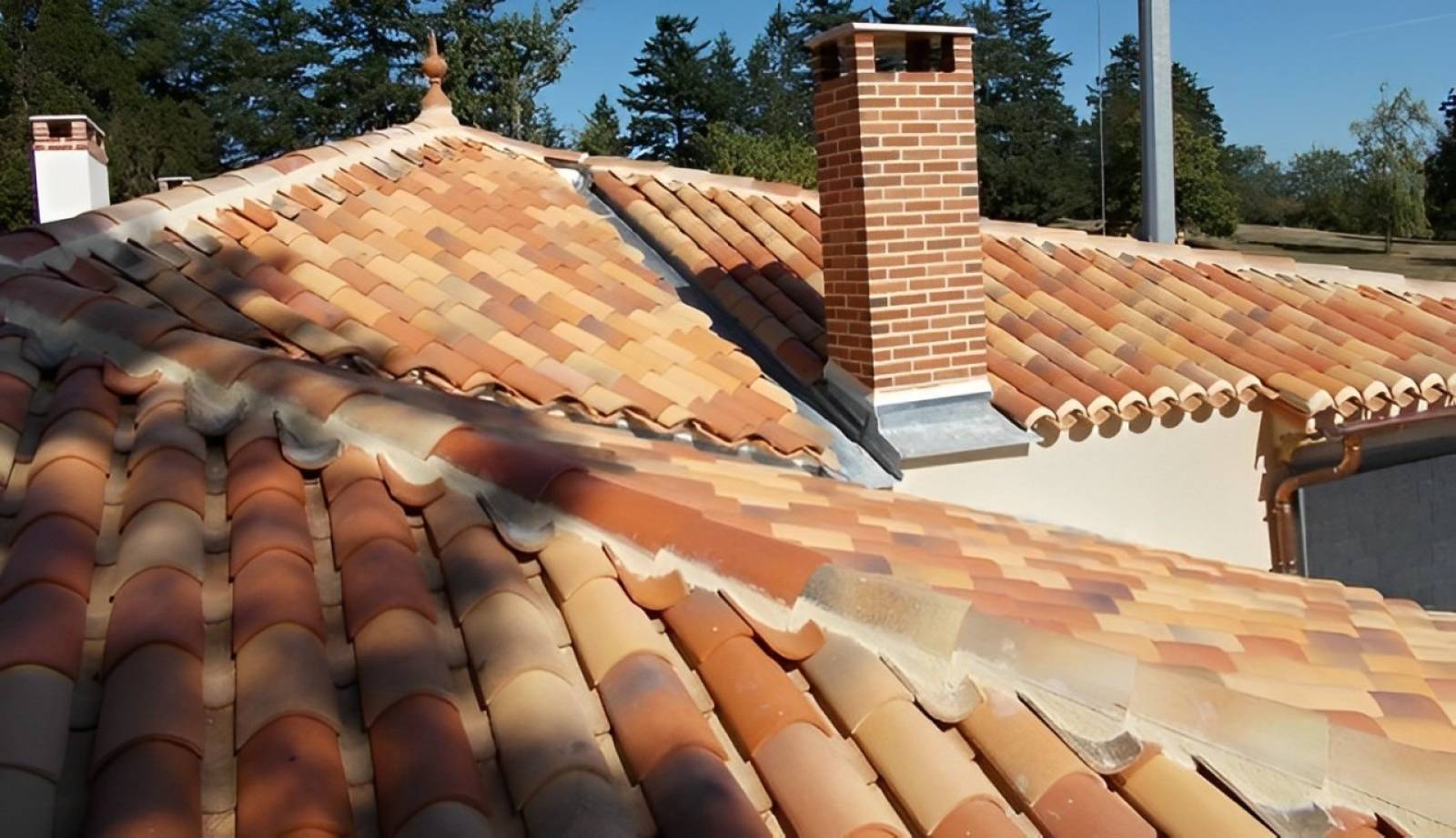 Réfection de la couverture en tuiles d'une demeure à Parentis en Born