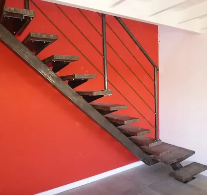 Vision Bois Métal conçoit fabrique et pose des escaliers à Parentis en Born