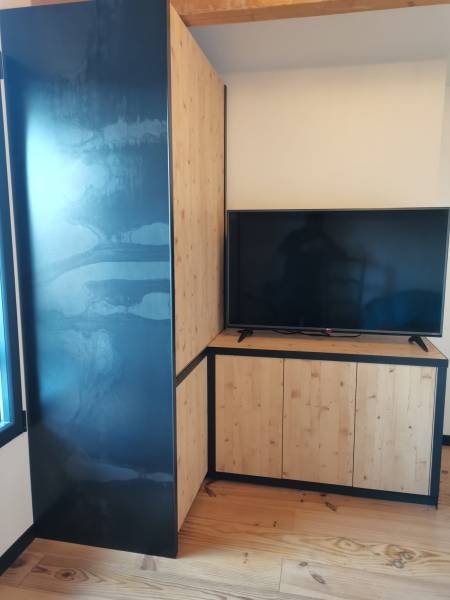 Agencement d'ameublement de bureau en bois et métal à Sanguinet