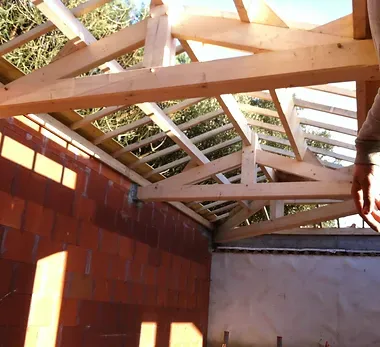 Charpente traditionnelle en conifère traité par Vision Bois Métal à Parentis en Born