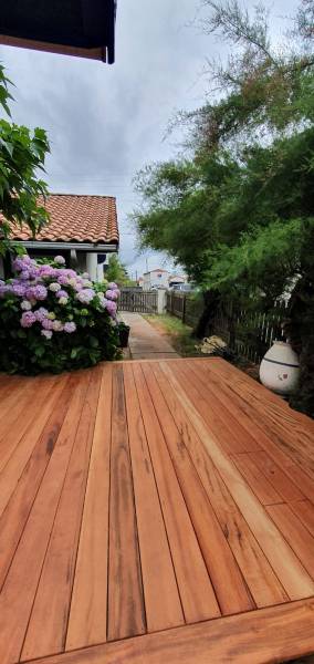 Terrasse en bois exotique de classe 4 à Sanguinet