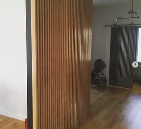 Cloison arrondie à claire voie en chêne massif à Escource